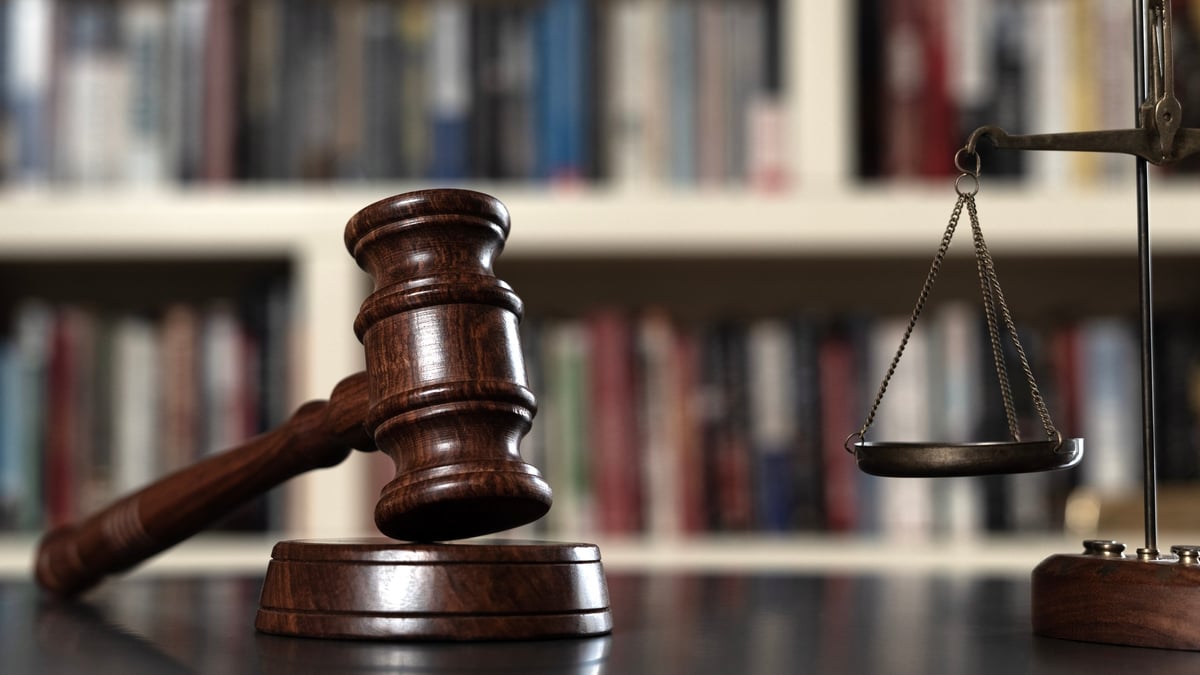 justice and law symbolic objects